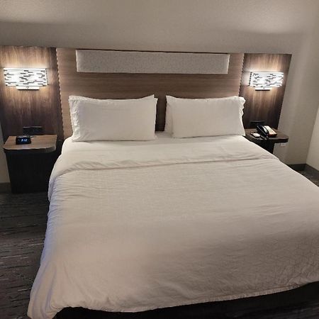 Holiday Inn Express Hotel & Suites Starkville, An Ihg Hotel Extérieur photo