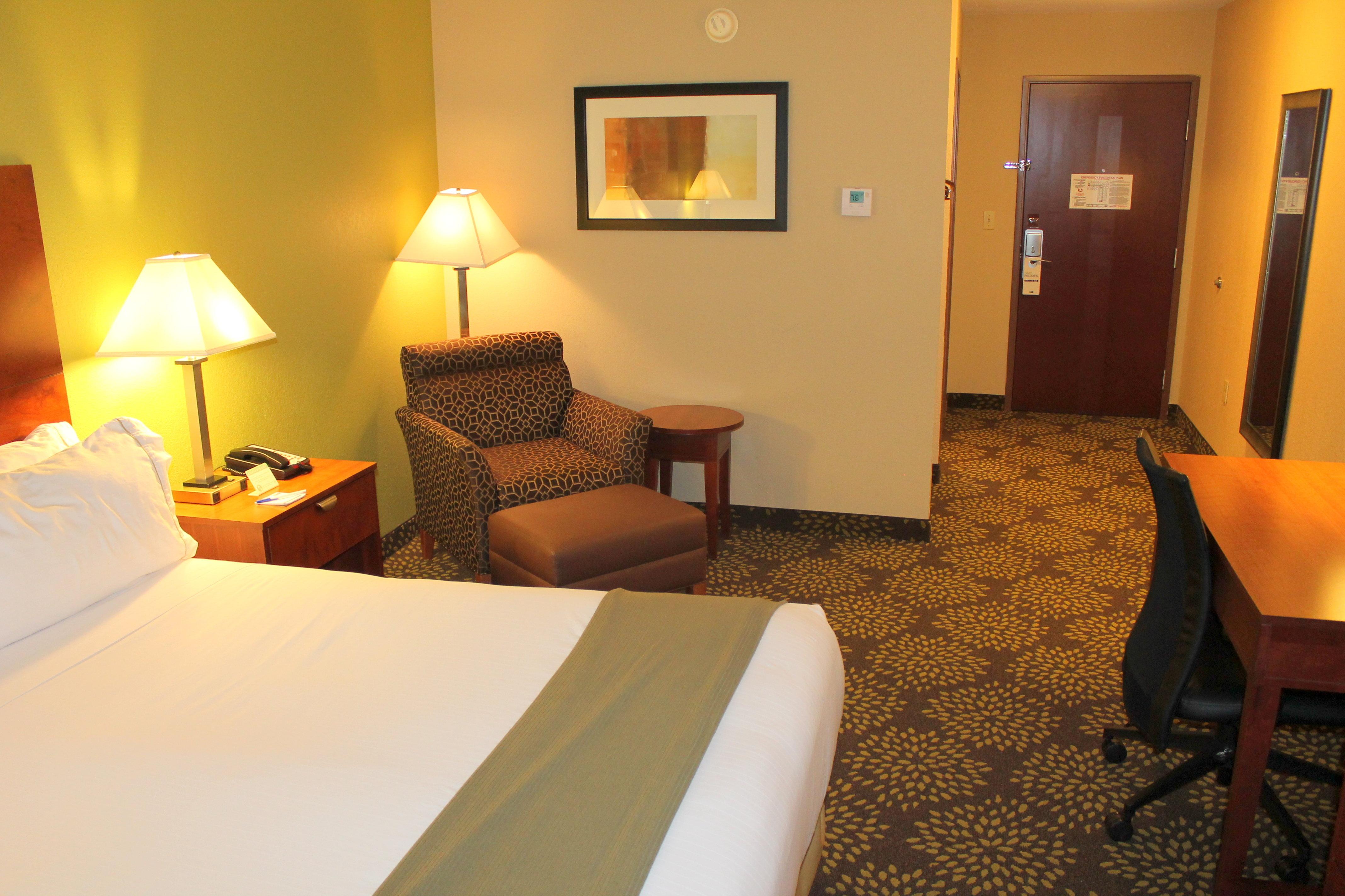 Holiday Inn Express Hotel & Suites Starkville, An Ihg Hotel Extérieur photo