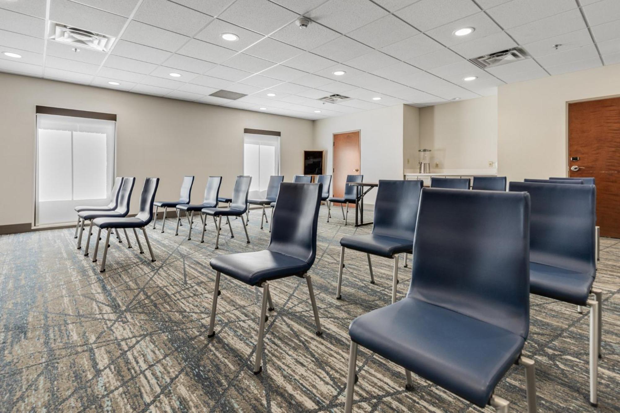 Holiday Inn Express Hotel & Suites Starkville, An Ihg Hotel Extérieur photo