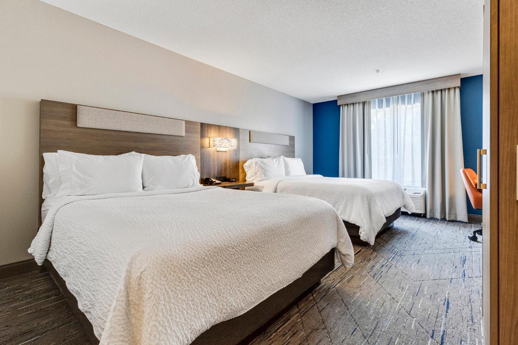 Holiday Inn Express Hotel & Suites Starkville, An Ihg Hotel Extérieur photo