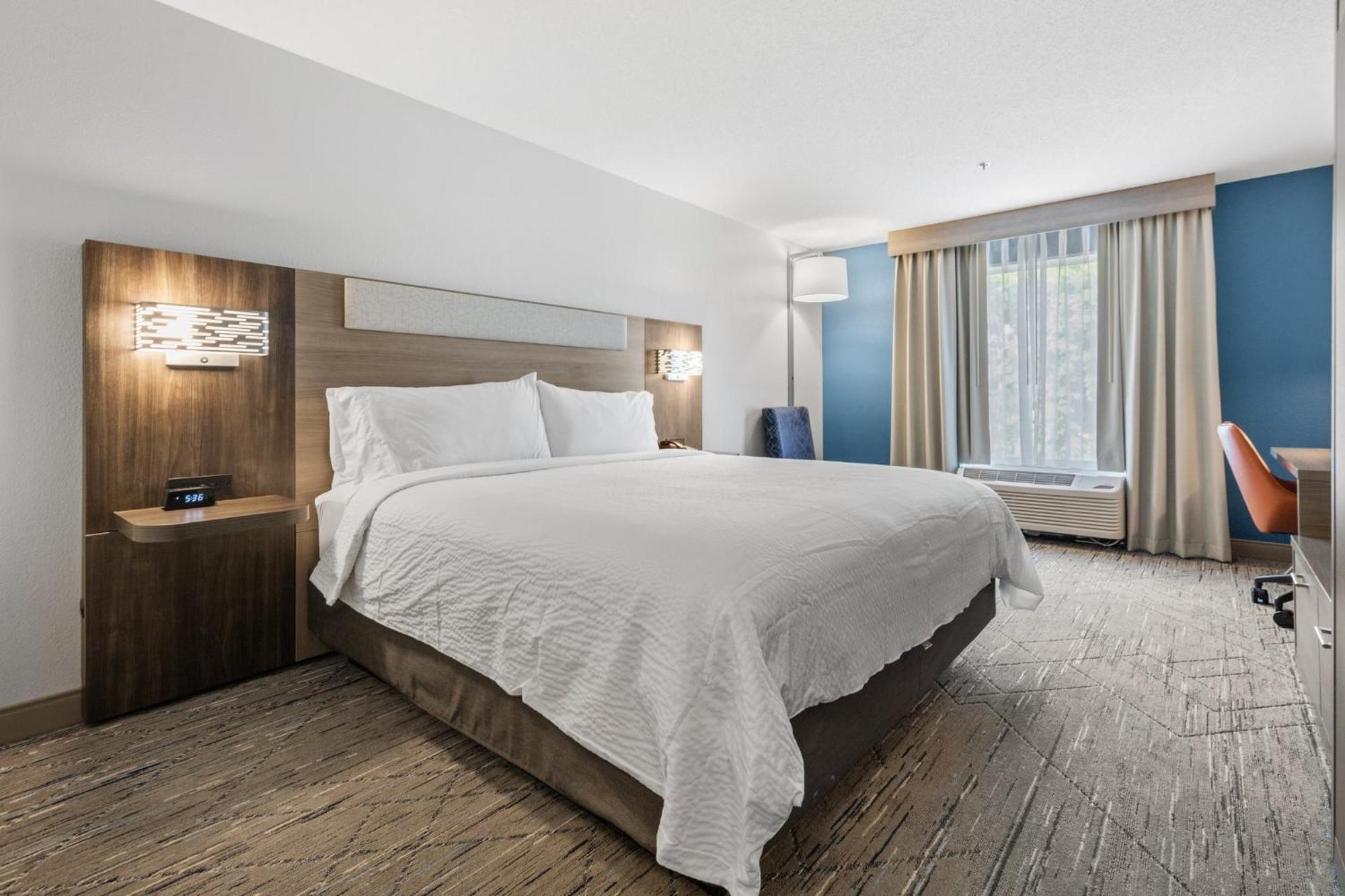 Holiday Inn Express Hotel & Suites Starkville, An Ihg Hotel Extérieur photo