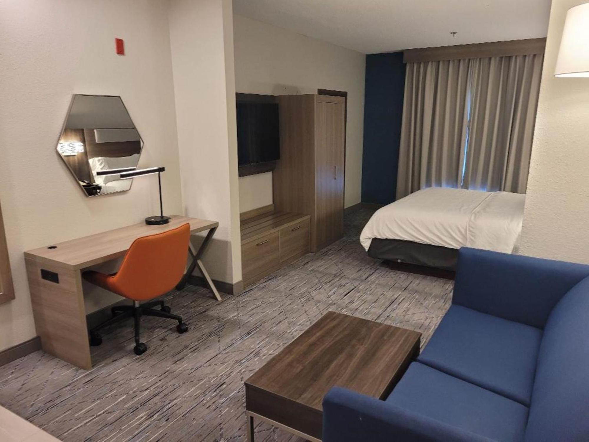 Holiday Inn Express Hotel & Suites Starkville, An Ihg Hotel Extérieur photo