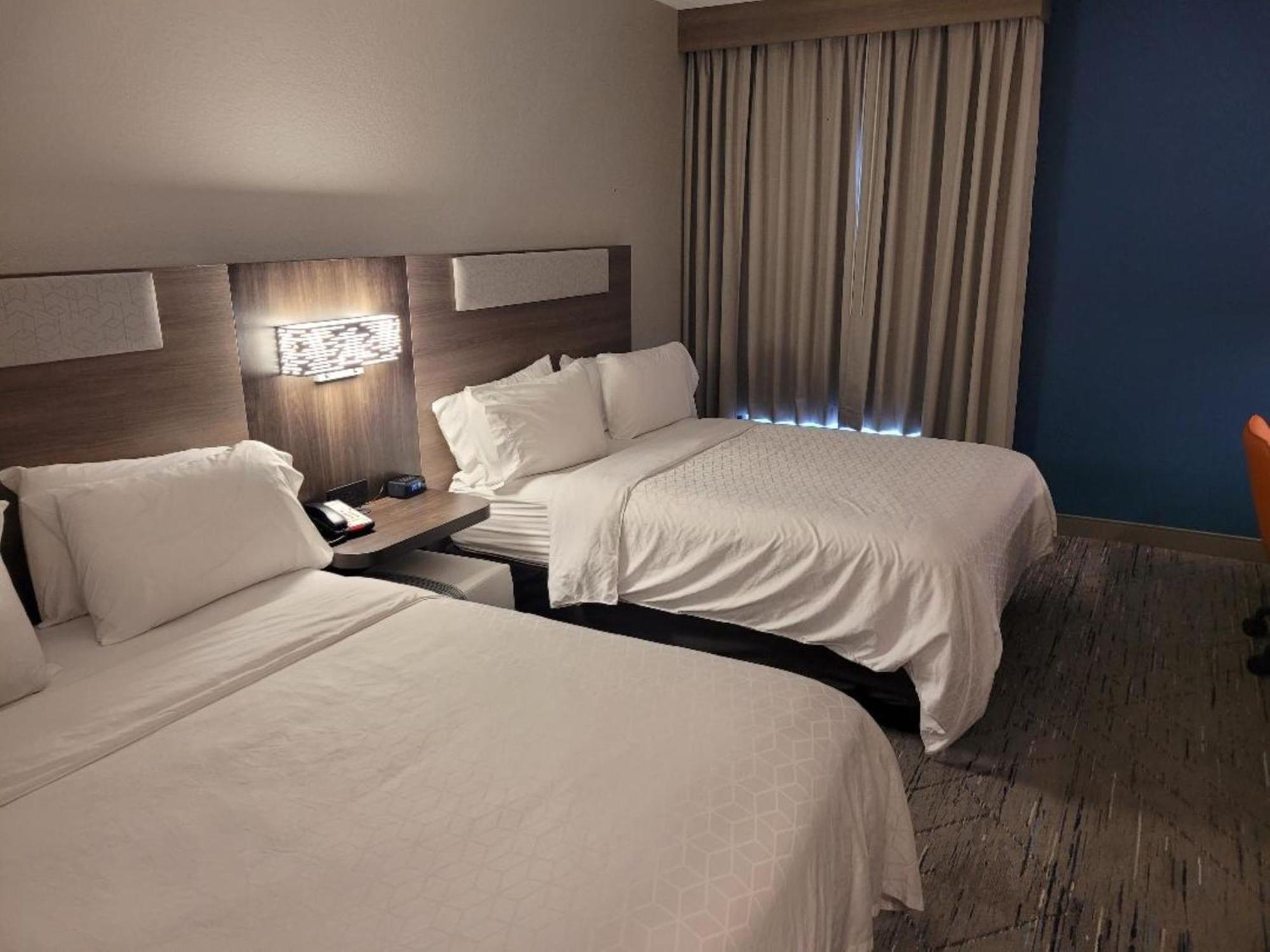 Holiday Inn Express Hotel & Suites Starkville, An Ihg Hotel Extérieur photo