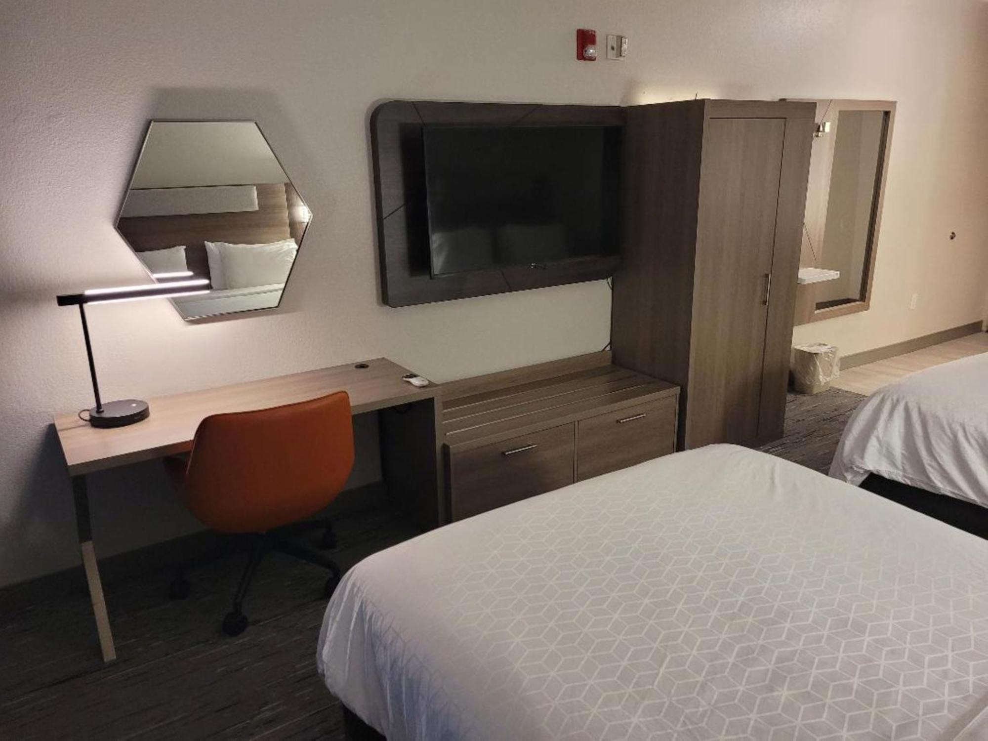 Holiday Inn Express Hotel & Suites Starkville, An Ihg Hotel Extérieur photo