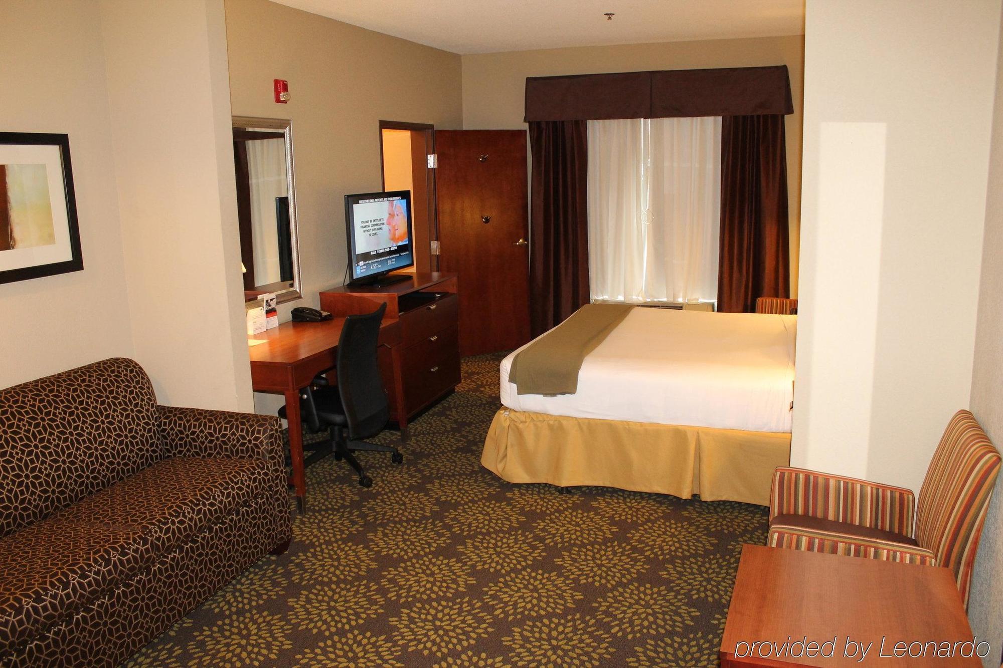 Holiday Inn Express Hotel & Suites Starkville, An Ihg Hotel Extérieur photo