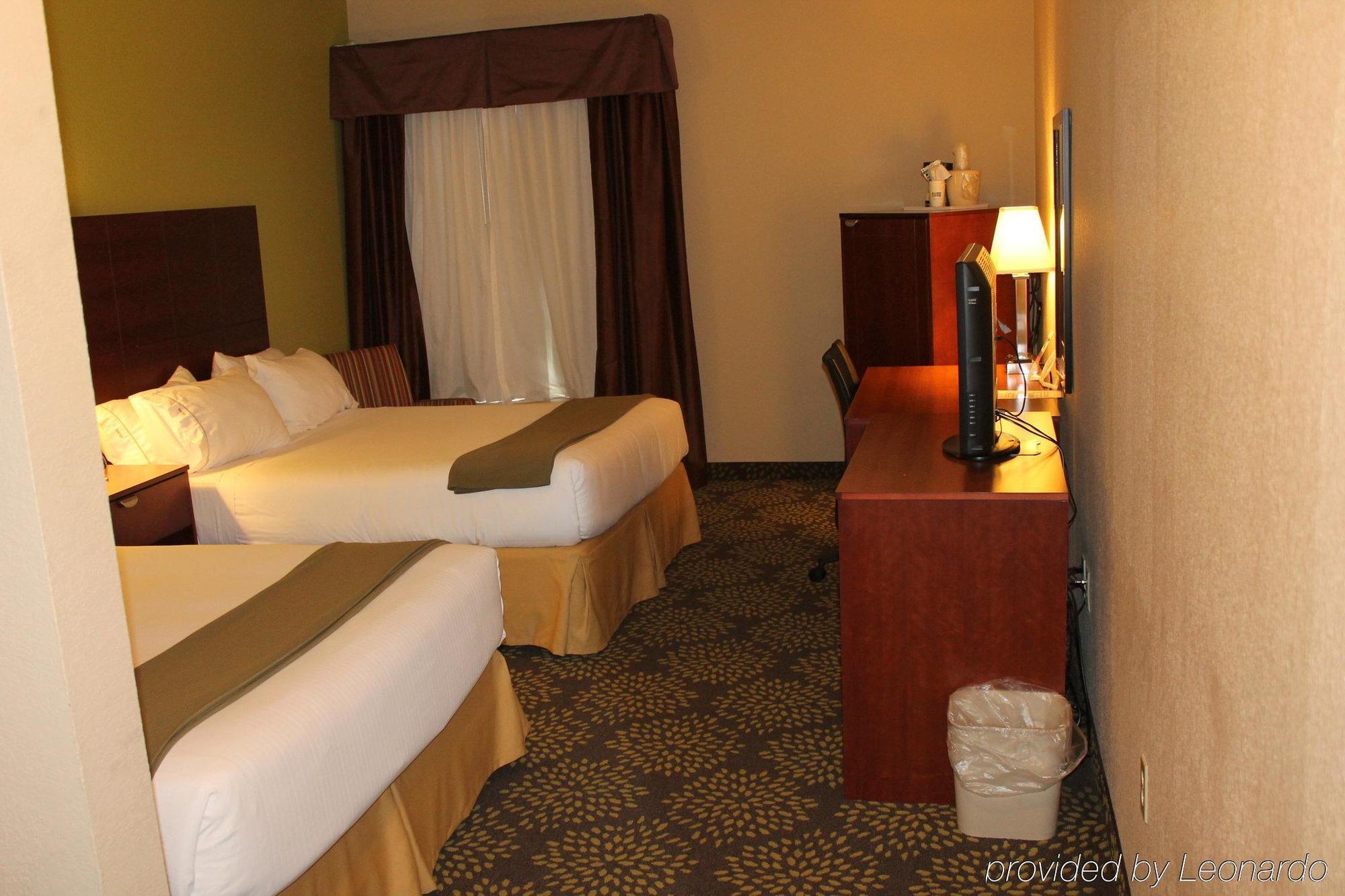 Holiday Inn Express Hotel & Suites Starkville, An Ihg Hotel Extérieur photo
