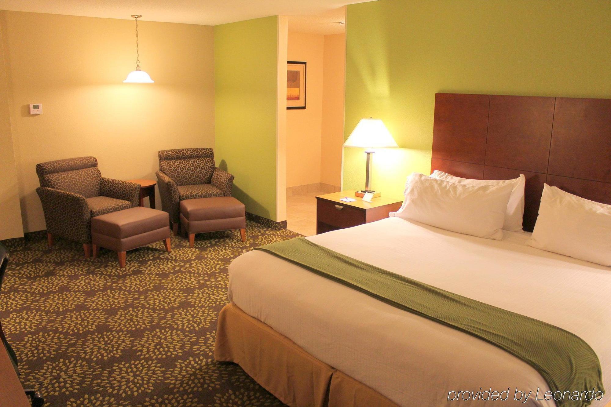 Holiday Inn Express Hotel & Suites Starkville, An Ihg Hotel Extérieur photo