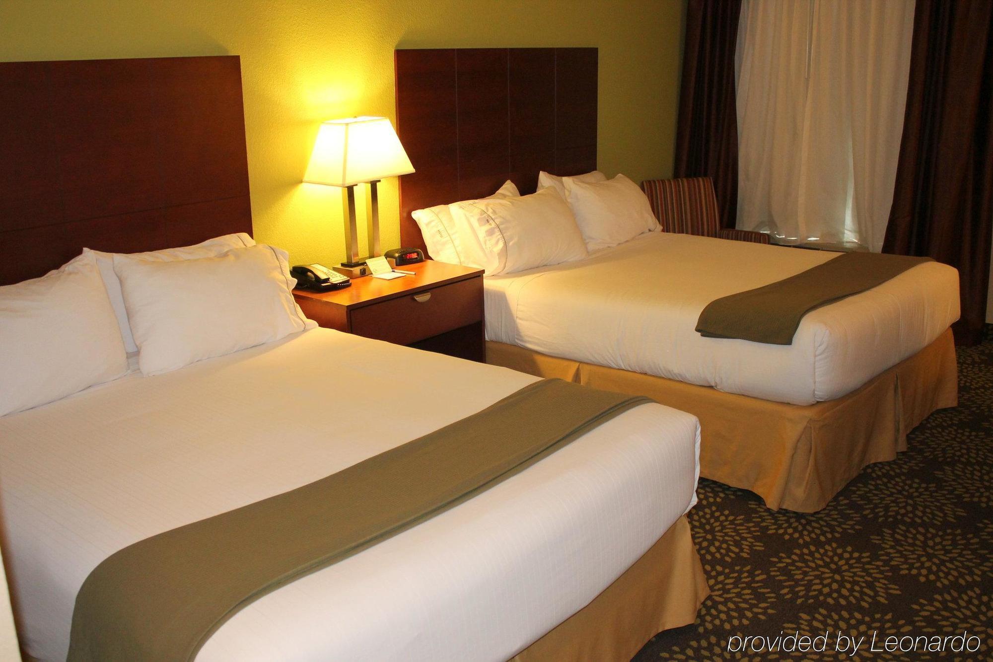 Holiday Inn Express Hotel & Suites Starkville, An Ihg Hotel Extérieur photo
