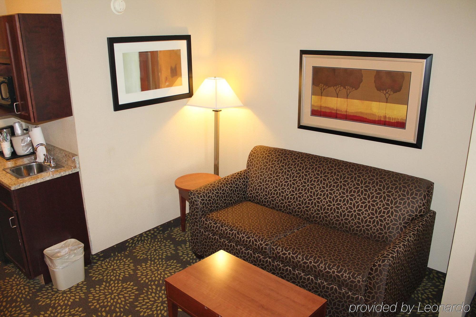 Holiday Inn Express Hotel & Suites Starkville, An Ihg Hotel Extérieur photo