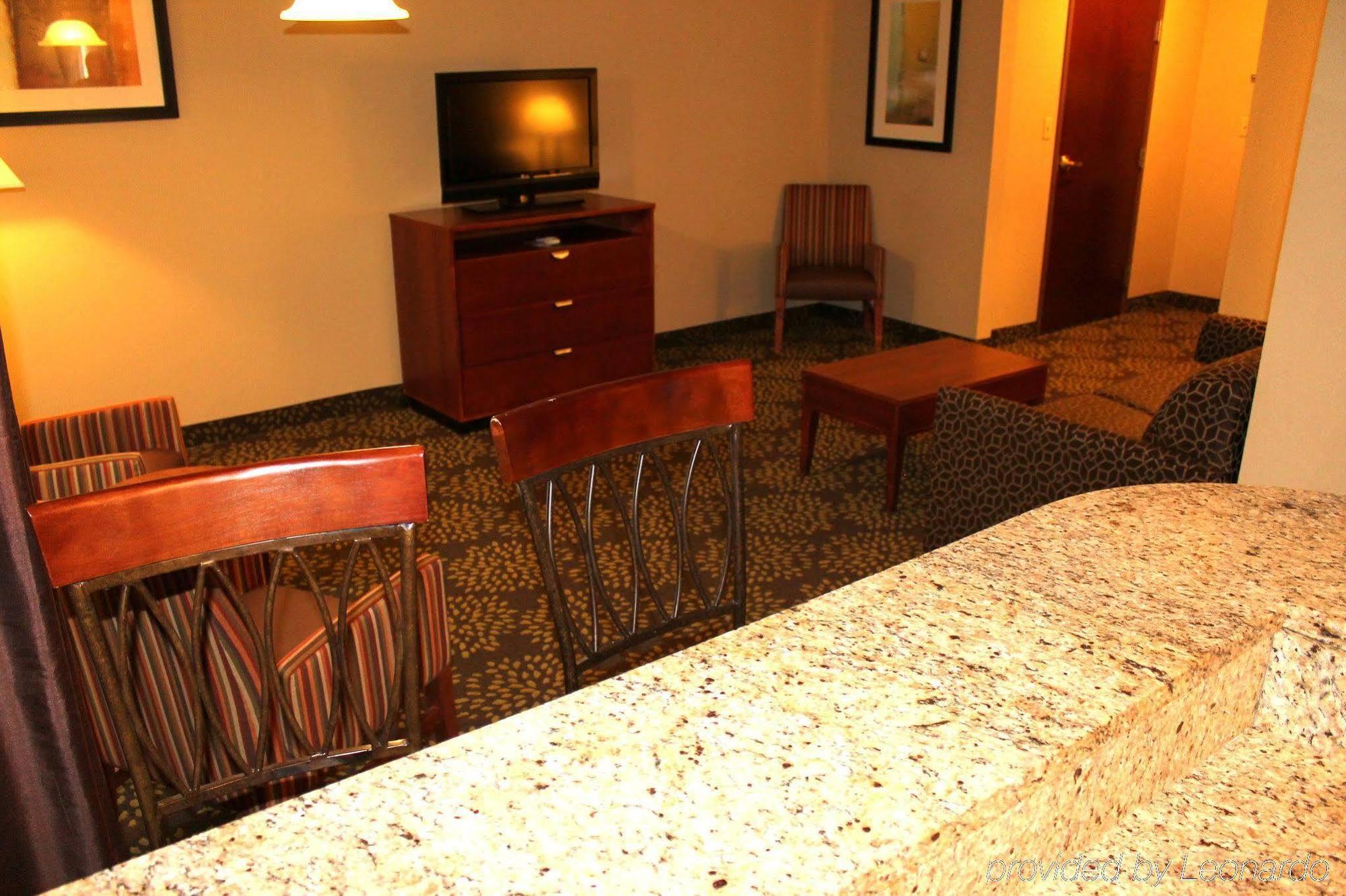 Holiday Inn Express Hotel & Suites Starkville, An Ihg Hotel Extérieur photo