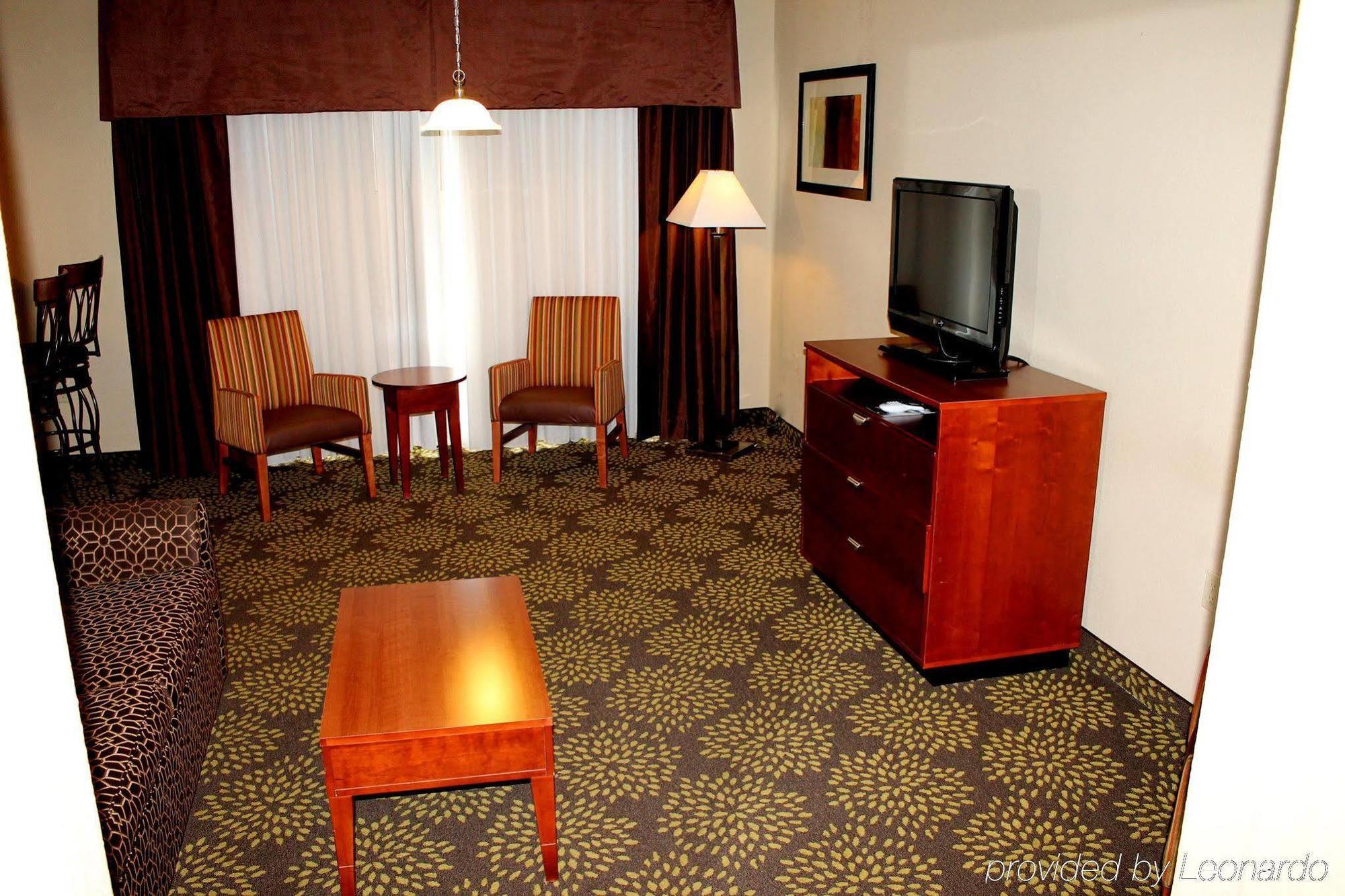 Holiday Inn Express Hotel & Suites Starkville, An Ihg Hotel Extérieur photo
